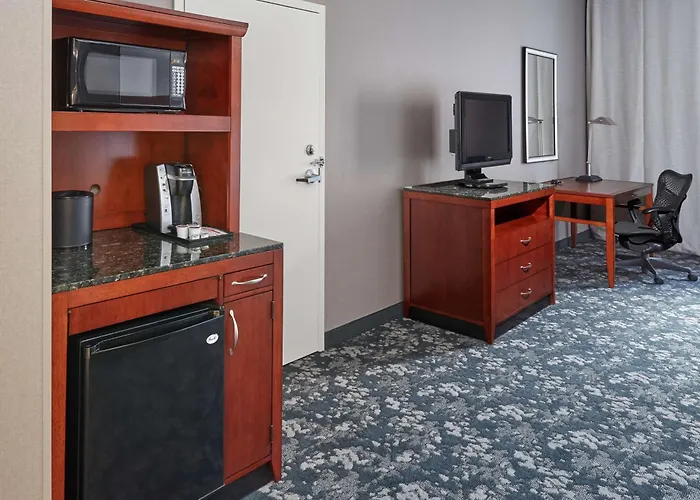 Hilton Garden Forest Mettawa Hotel