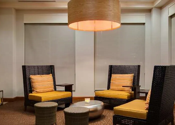 Hilton Garden Forest Mettawa