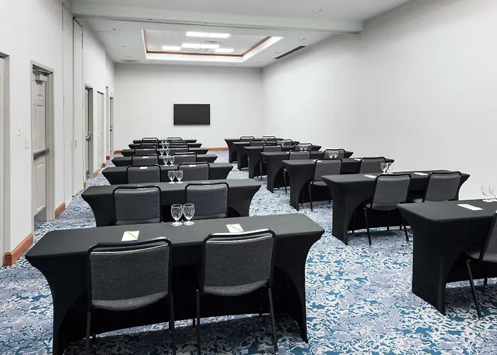 Hilton Garden Forest Mettawa 3* Lake Forest