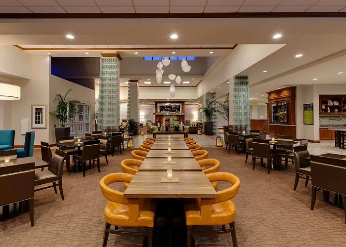 Hilton Garden Forest Mettawa 3*