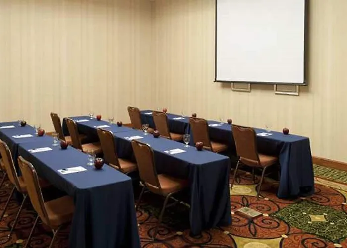 Hotel Hilton Garden Forest Mettawa
